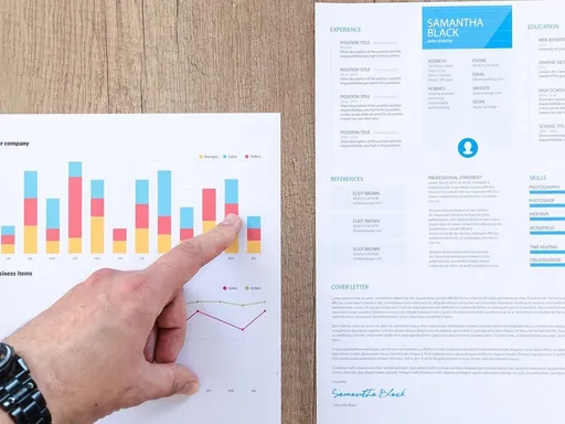 Live chat handover to Salesforce and downloadable transcripts
